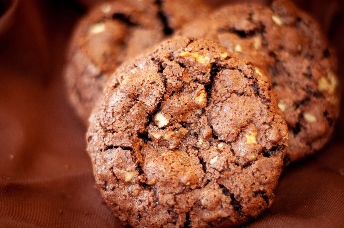 Flourless Crunchy Chocolate Walnut Cookie - Image 3